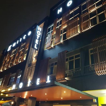 Miico Hotel @ Mount Austin جوهر بهرو المظهر الخارجي الصورة