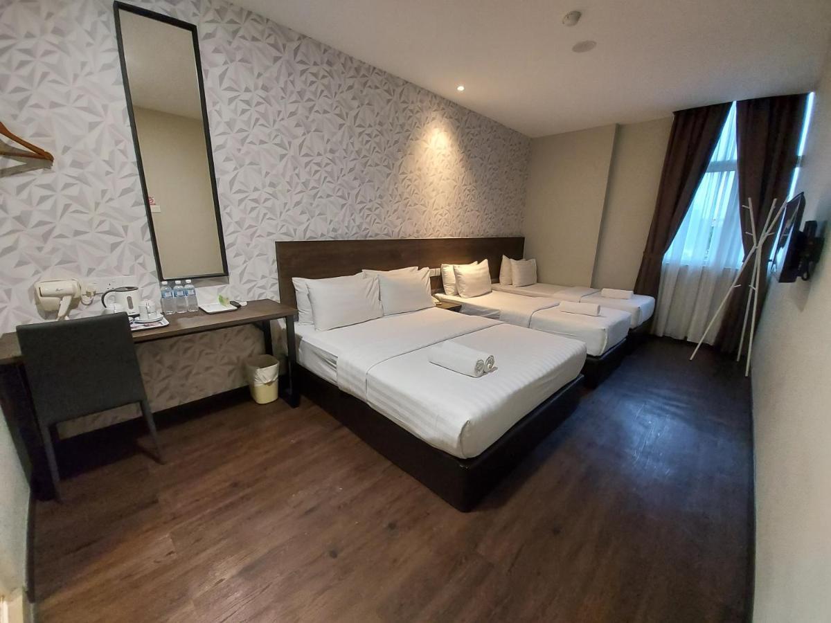 Miico Hotel @ Mount Austin جوهر بهرو المظهر الخارجي الصورة