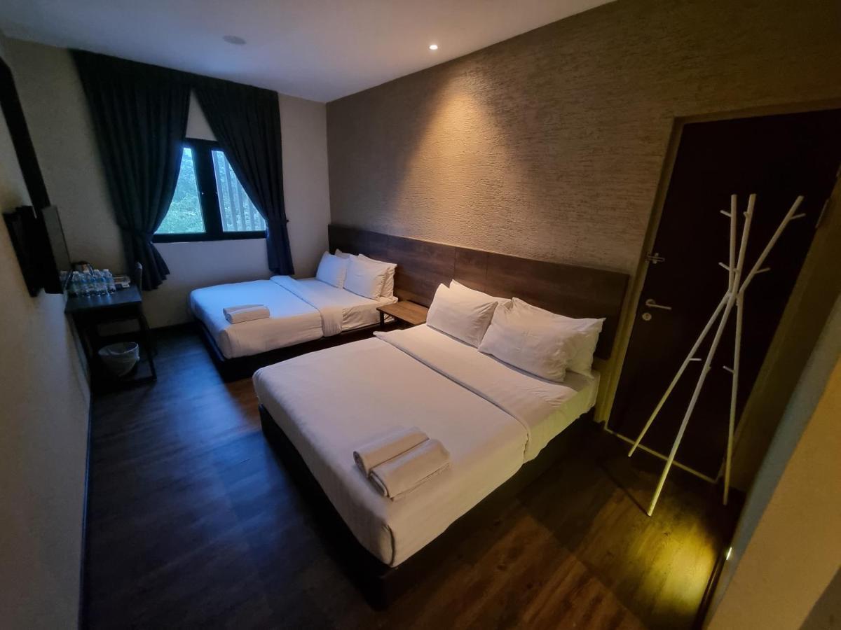 Miico Hotel @ Mount Austin جوهر بهرو المظهر الخارجي الصورة