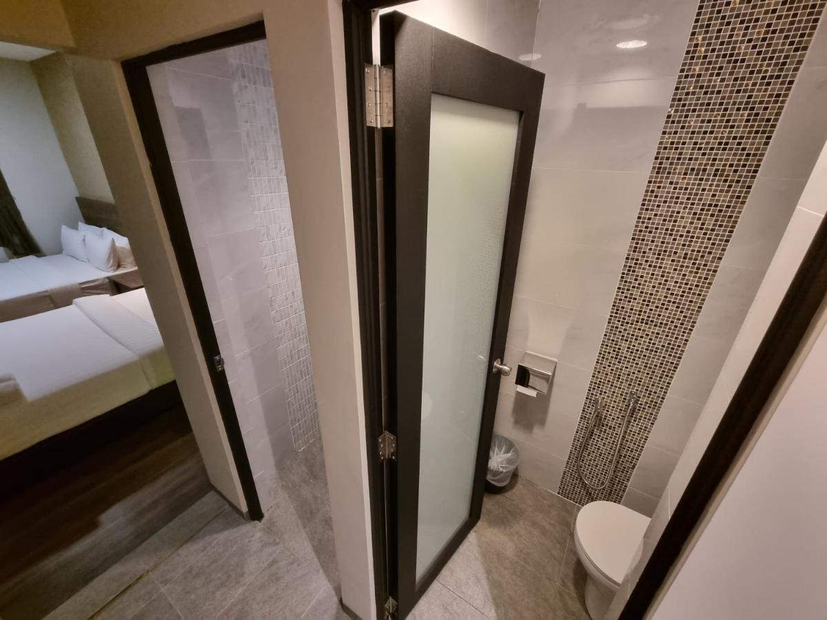 Miico Hotel @ Mount Austin جوهر بهرو المظهر الخارجي الصورة