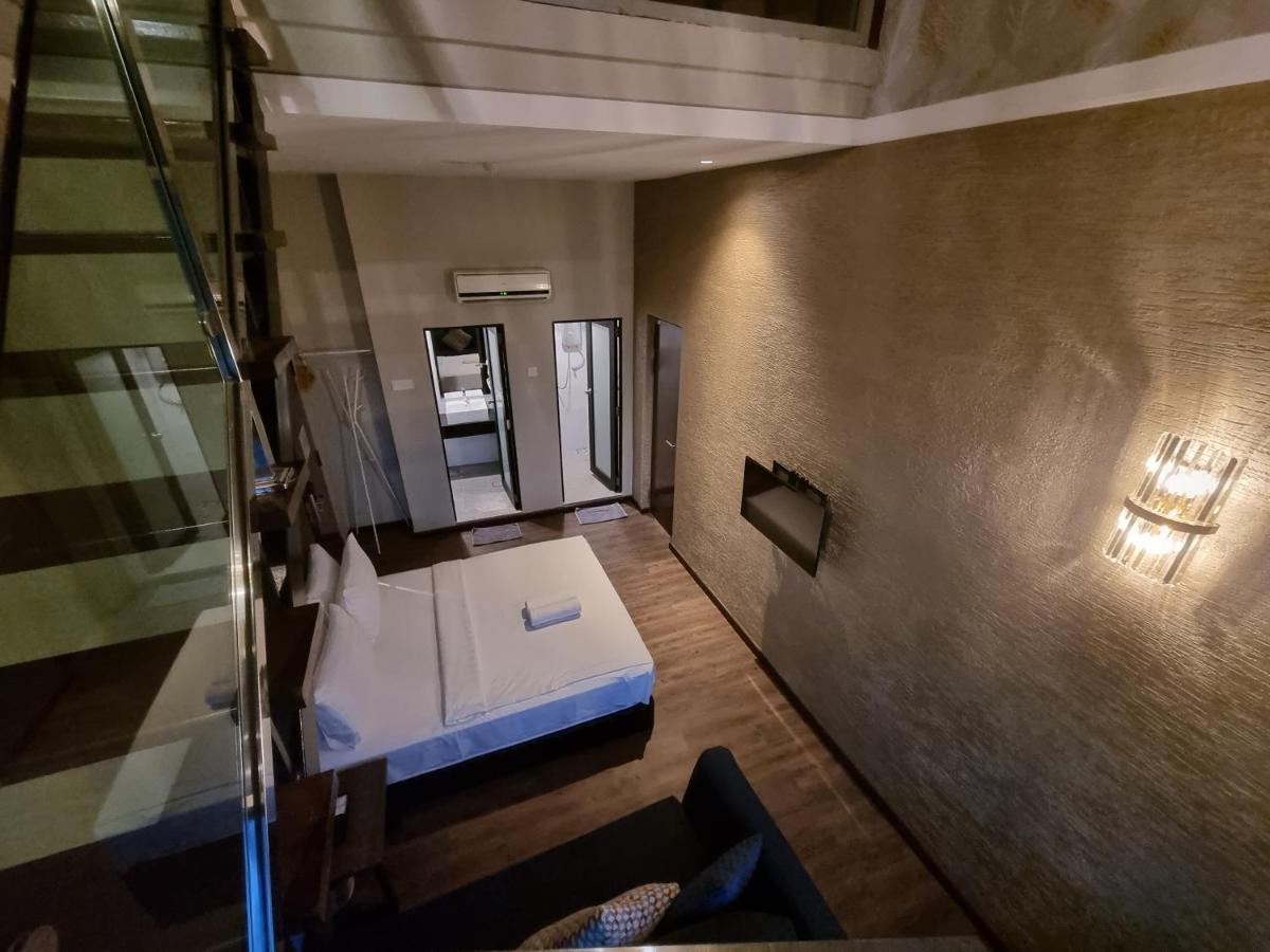 Miico Hotel @ Mount Austin جوهر بهرو المظهر الخارجي الصورة