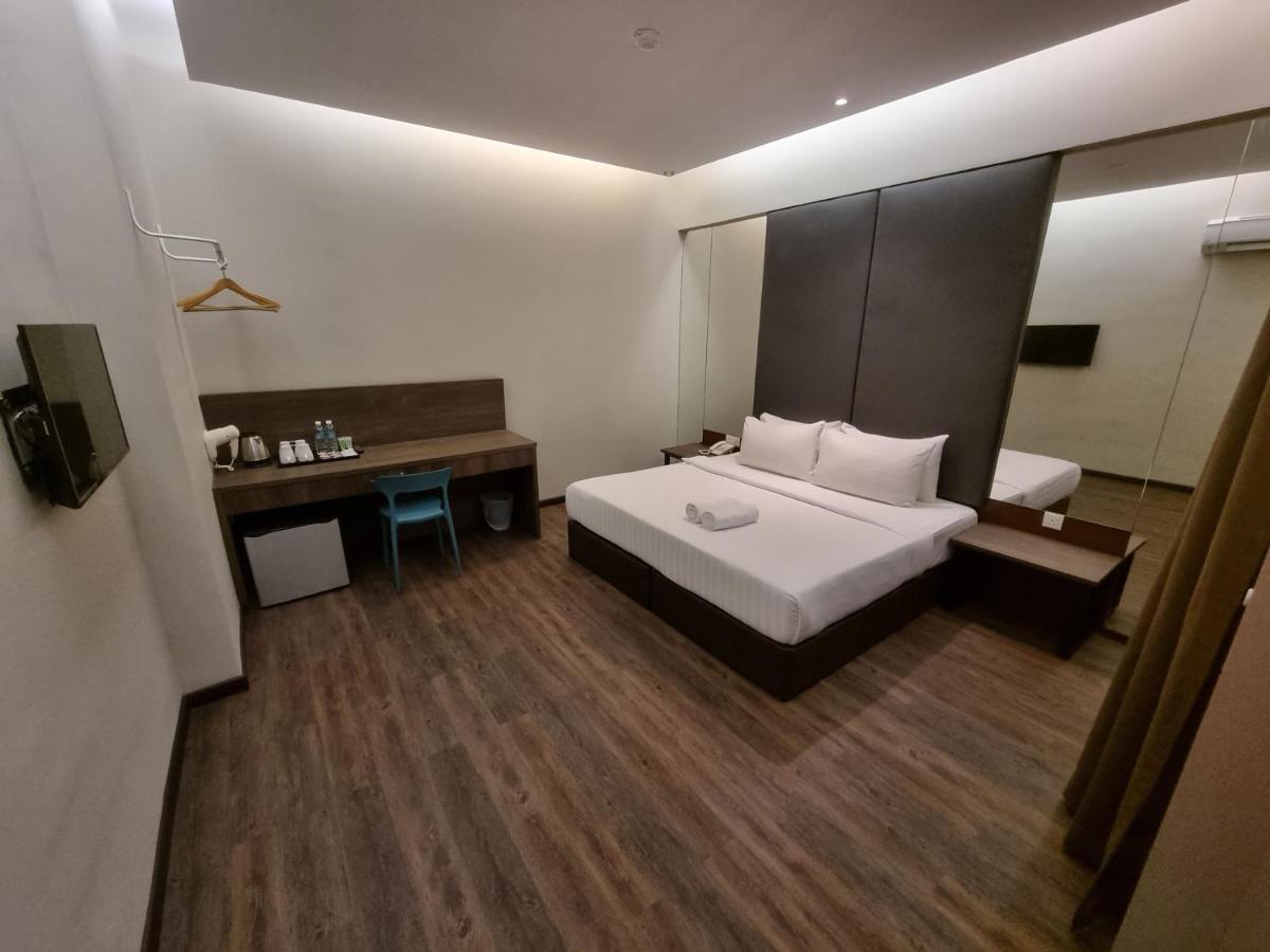 Miico Hotel @ Mount Austin جوهر بهرو المظهر الخارجي الصورة