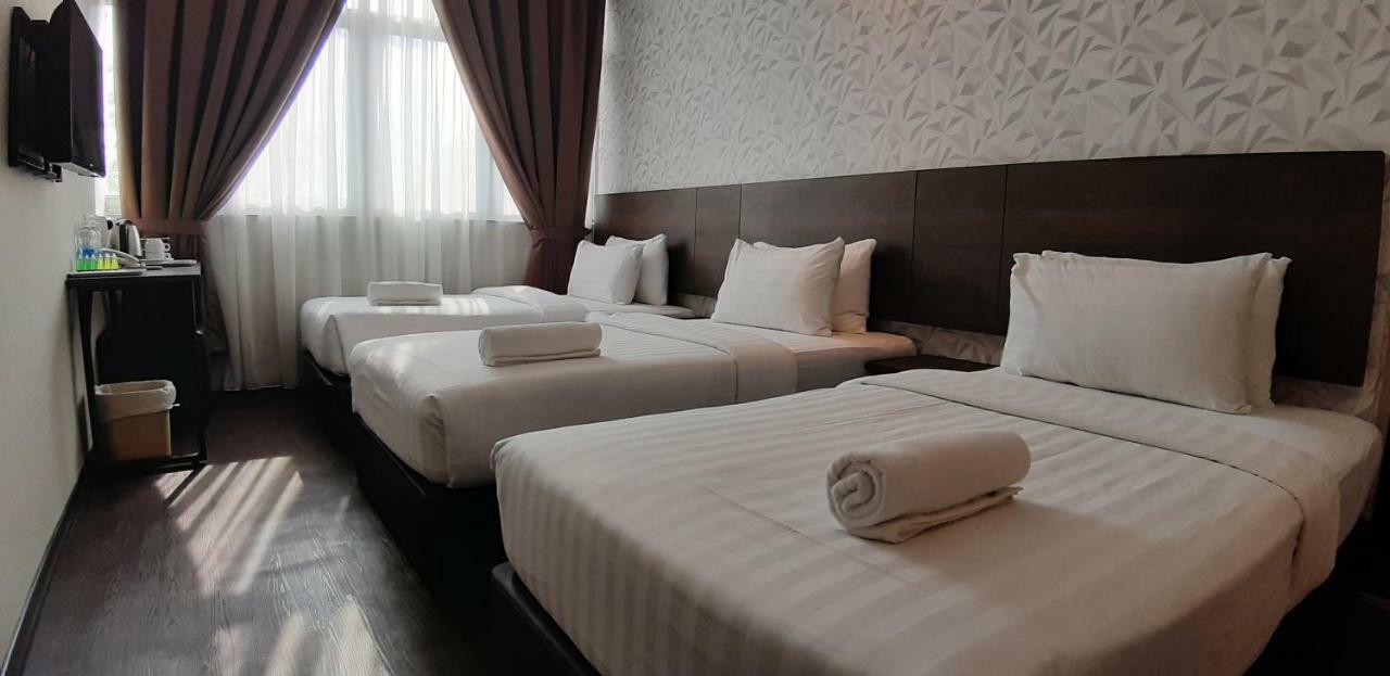 Miico Hotel @ Mount Austin جوهر بهرو المظهر الخارجي الصورة