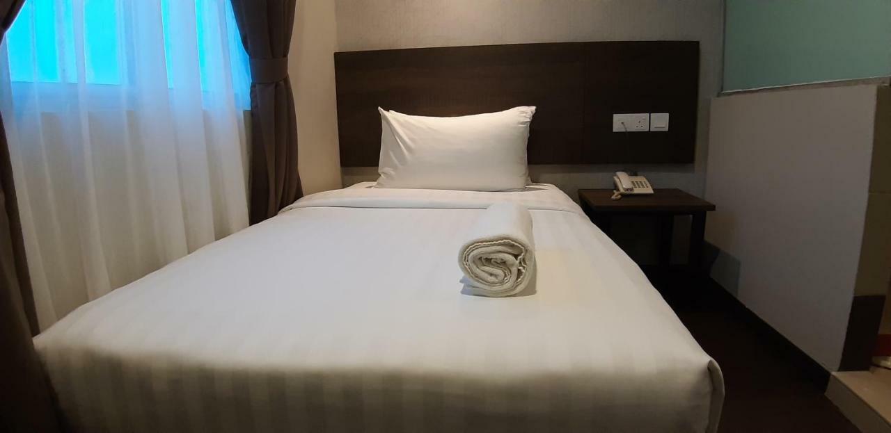 Miico Hotel @ Mount Austin جوهر بهرو المظهر الخارجي الصورة