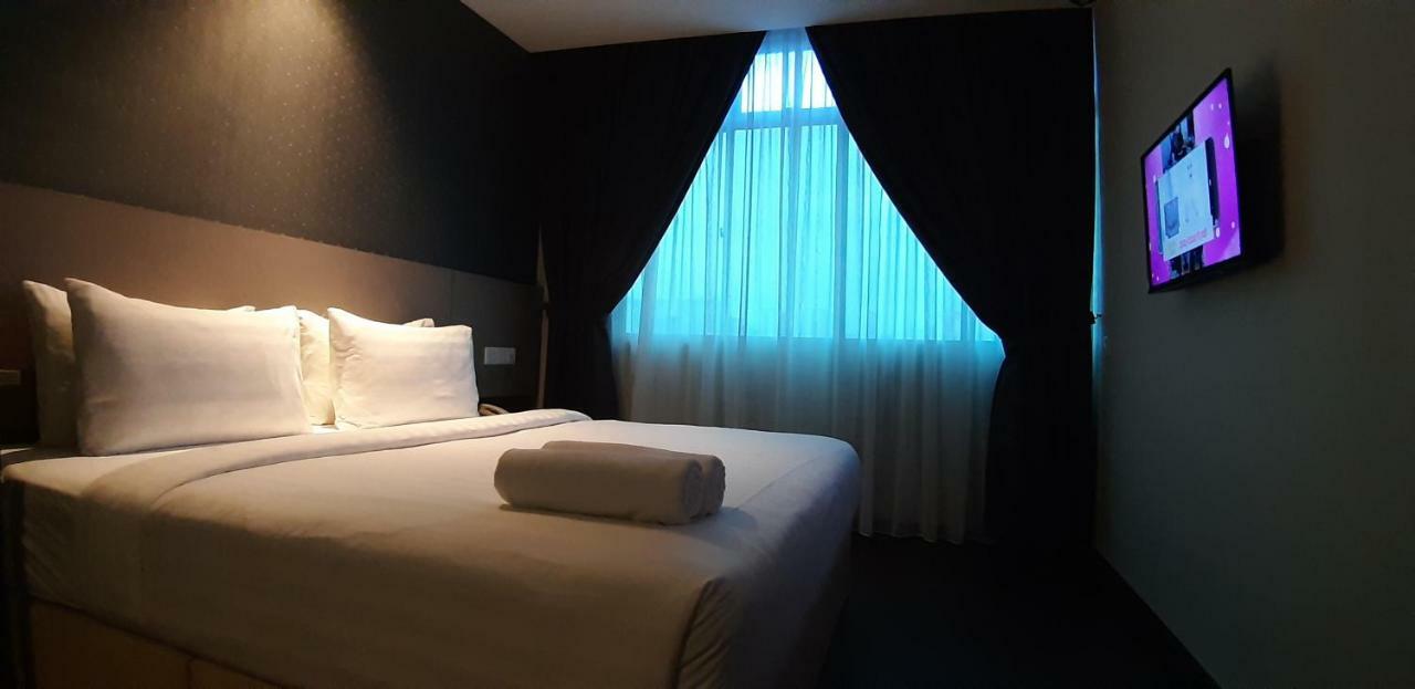 Miico Hotel @ Mount Austin جوهر بهرو المظهر الخارجي الصورة