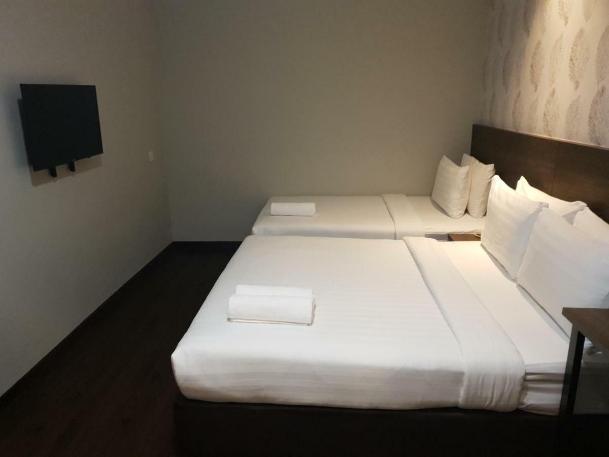 Miico Hotel @ Mount Austin جوهر بهرو المظهر الخارجي الصورة