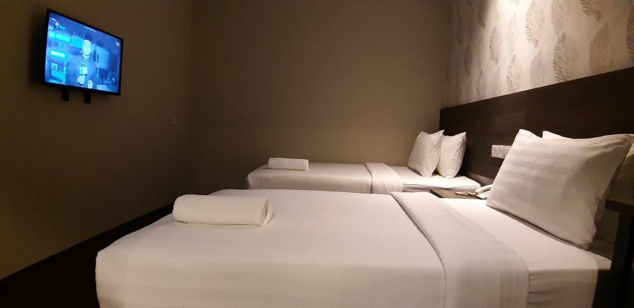 Miico Hotel @ Mount Austin جوهر بهرو المظهر الخارجي الصورة