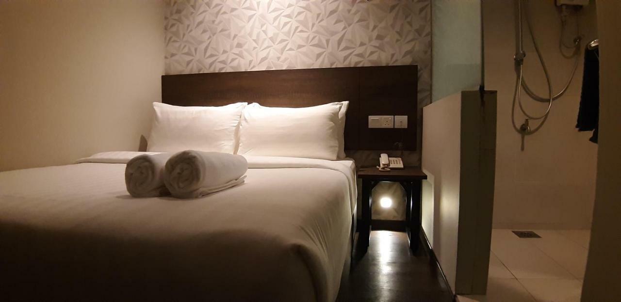 Miico Hotel @ Mount Austin جوهر بهرو المظهر الخارجي الصورة
