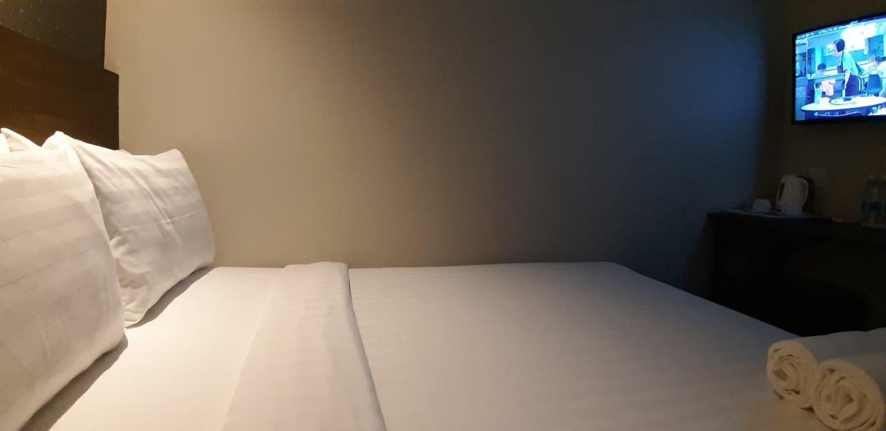Miico Hotel @ Mount Austin جوهر بهرو المظهر الخارجي الصورة