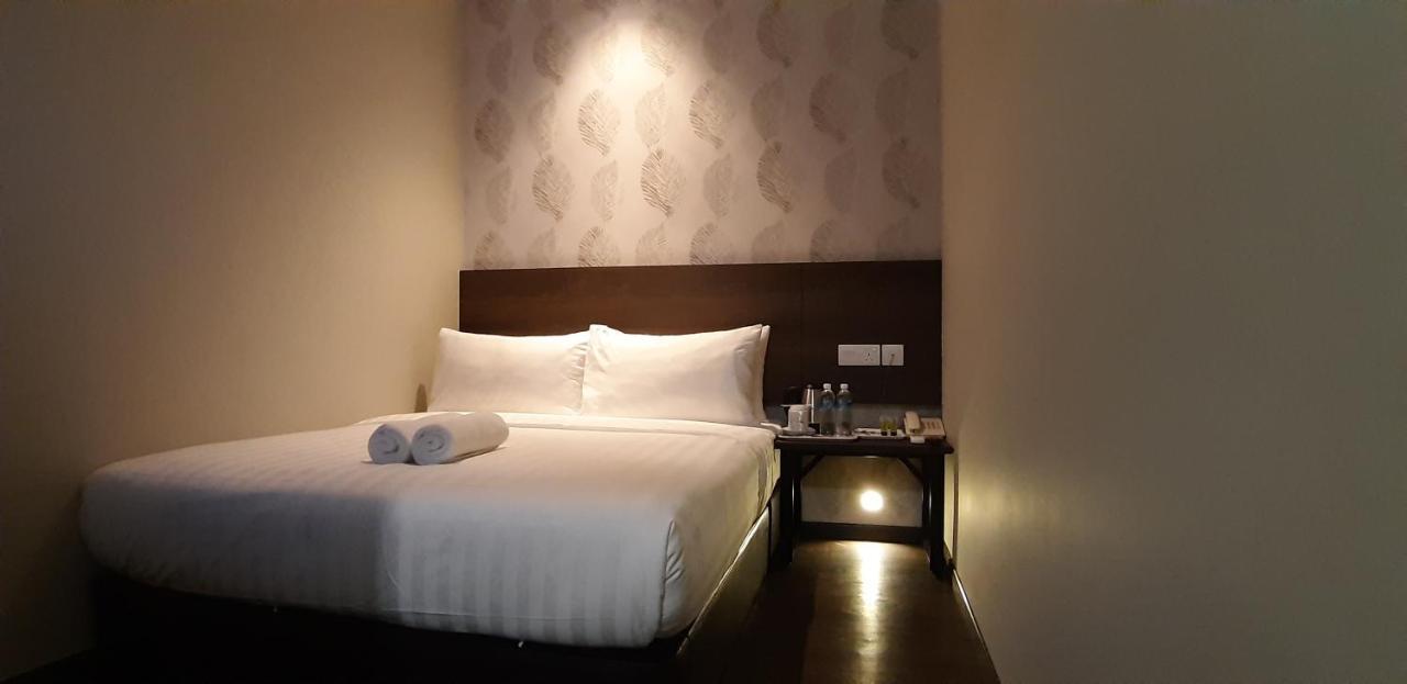Miico Hotel @ Mount Austin جوهر بهرو المظهر الخارجي الصورة