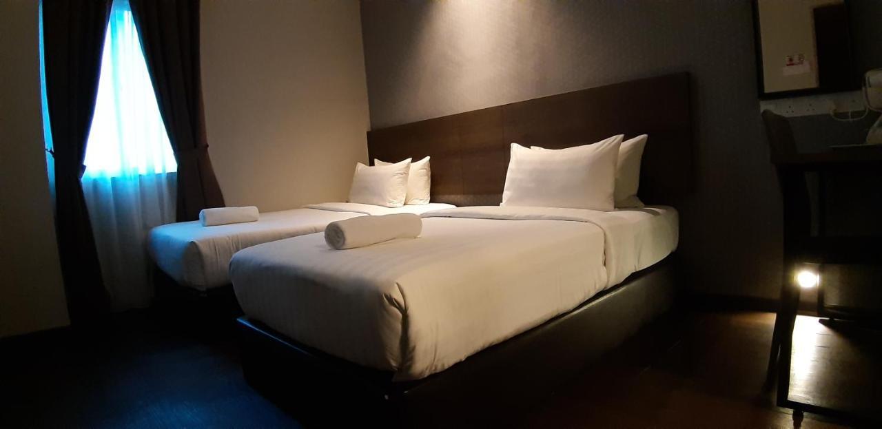 Miico Hotel @ Mount Austin جوهر بهرو المظهر الخارجي الصورة