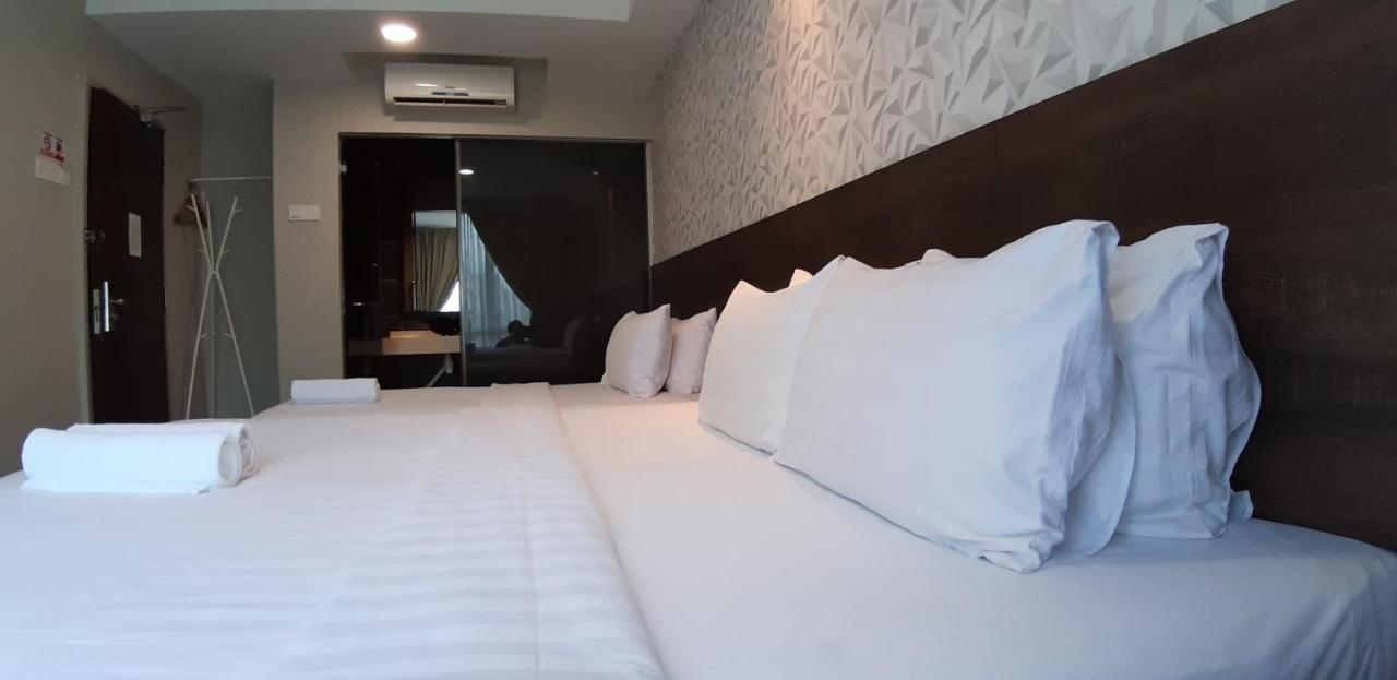 Miico Hotel @ Mount Austin جوهر بهرو المظهر الخارجي الصورة
